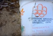 Encuentra un envase de yogur del año 1976 (prácticamente intacto) en una playa de Denia
