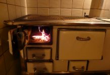 100.000 muertes anuales directamente vinculadas a la pobreza energética en la UE Cocina de leña antigua