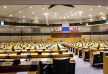 Presión en el Parlamento Europeo contra el regadío ilegal en Doñana Interior del Parlamento Europeo con los escaños vacíos