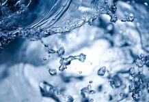 «Cortar el agua en plena pandemia es una actitud egoísta, insolidaria y mezquina» Salpicaduras de agua cristalina