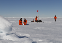 La “invasión de plástico” llega al Ártico Científicos recogen y analizan hielo en el Océano Ártico